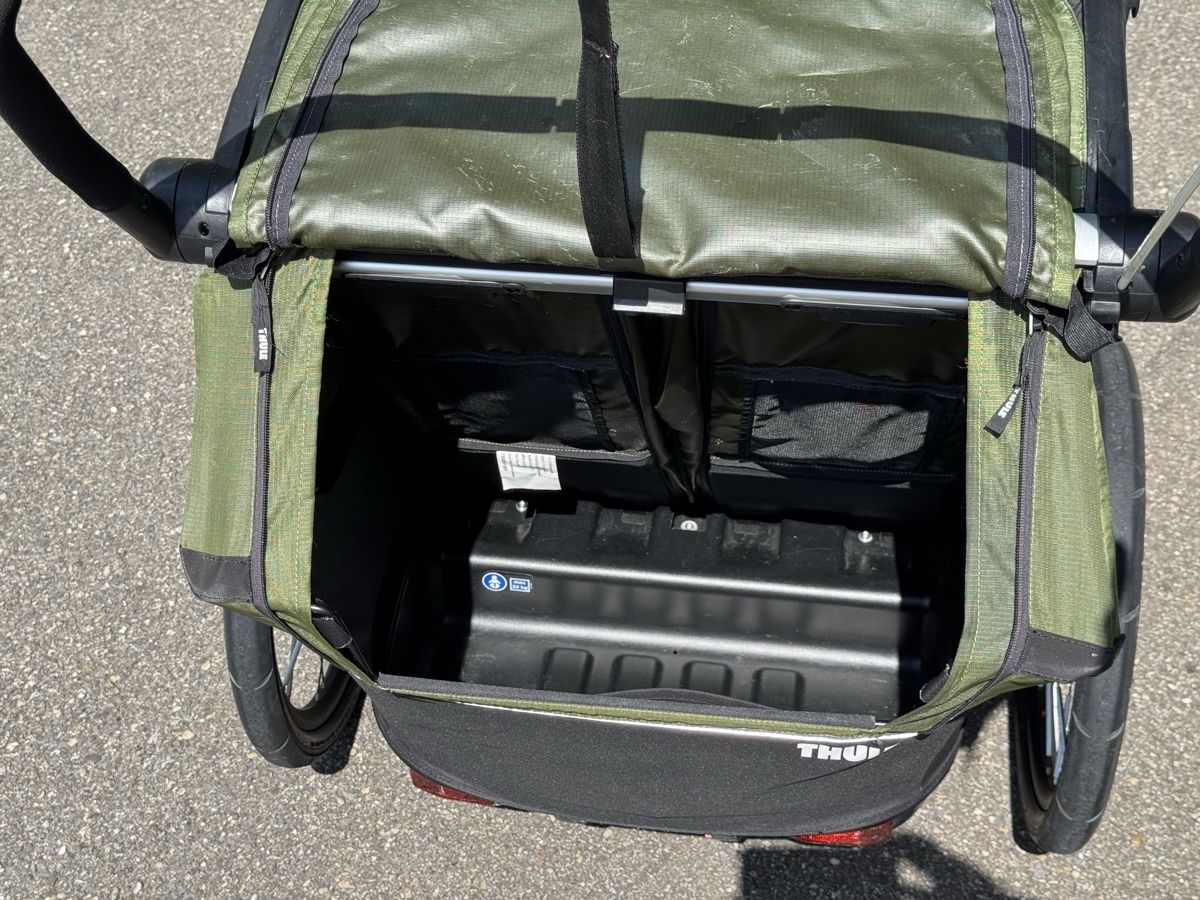 Thule Anhänger: Thule Chariot Cab 2 - bicycle trailer used – Gebraucht aus Zollikon von erismann_04 4