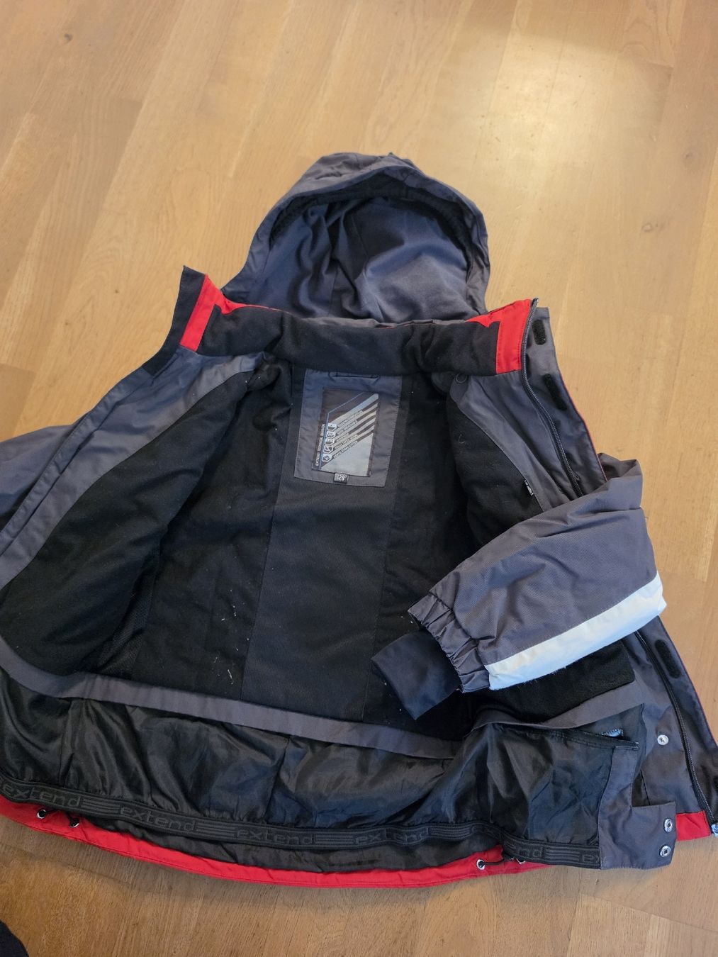 Kleiderpakete & -sets: Skianzug gr 128 – Gebraucht aus Rümlang von Franny93 2