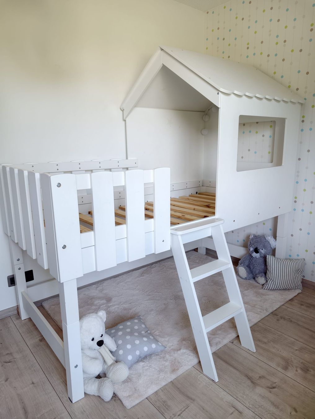 Letti: Lit enfant cabane modulable 90x190 cm + sommier + matelas – Usato da Meyrin venduto da san_d666