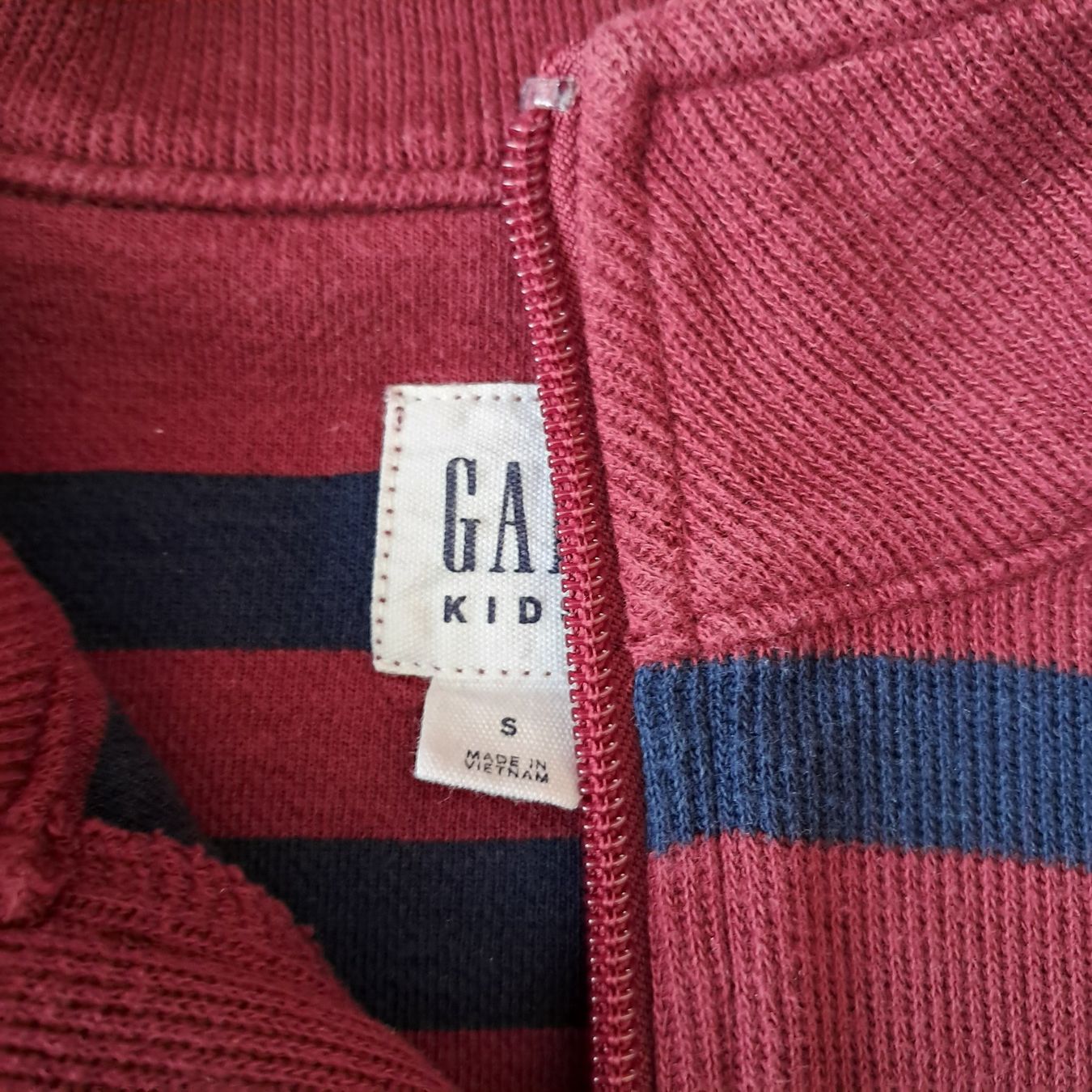 Kleiderpakete & -sets: Kinder Kleider-Set, (Zip-) Pullover, Hemd, Gr. 122 – Gebraucht aus Meilen von Vaurien15 2