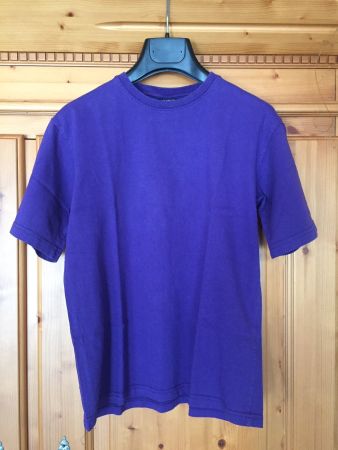 Unisex  T-Shirt - Violett / Lila - Grösse 12 / S - NEU