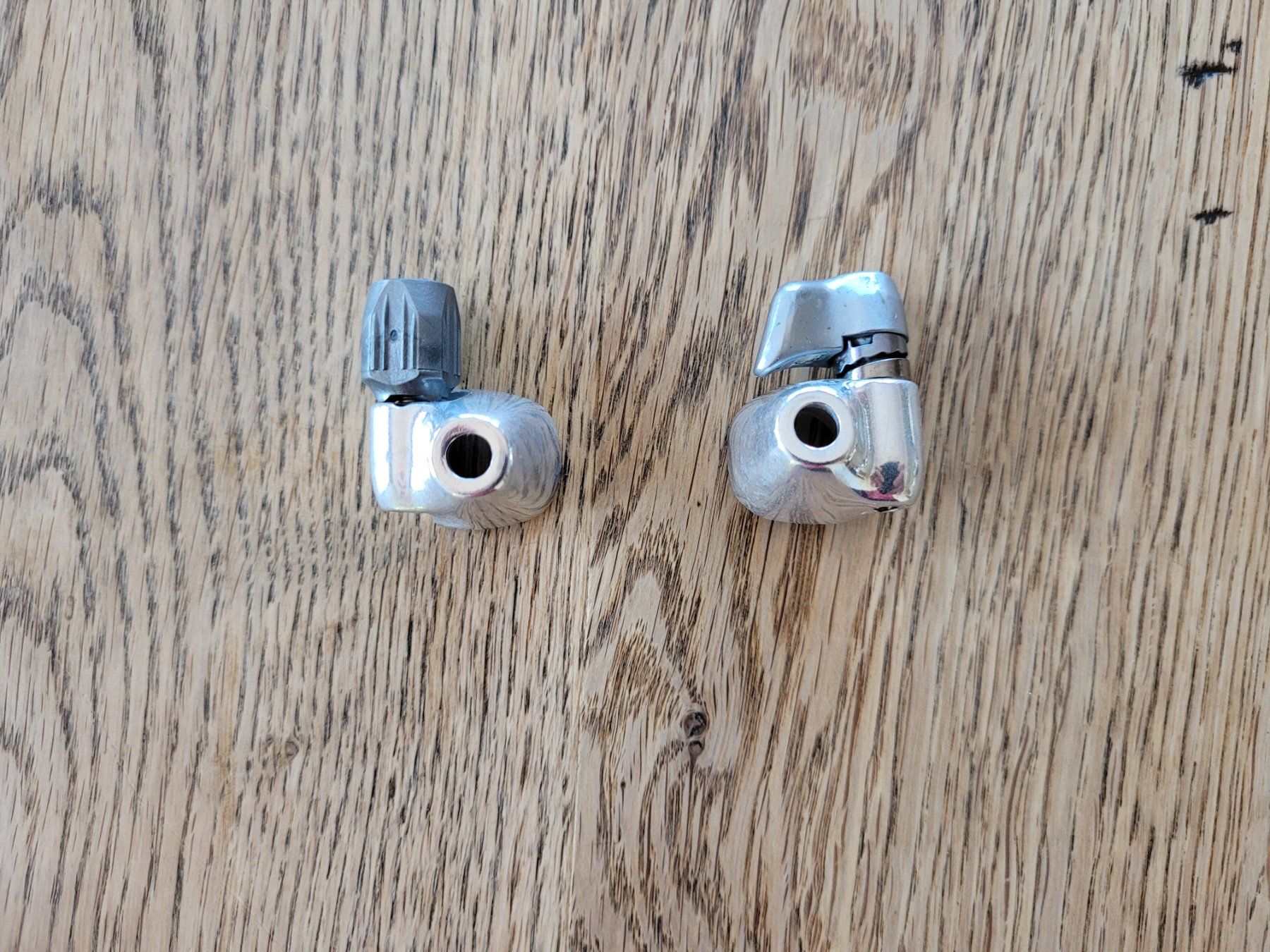 Ersatzteile: Shimano Dura-Ace Downtube Holder – Gebraucht aus Rechthalten von Strike10