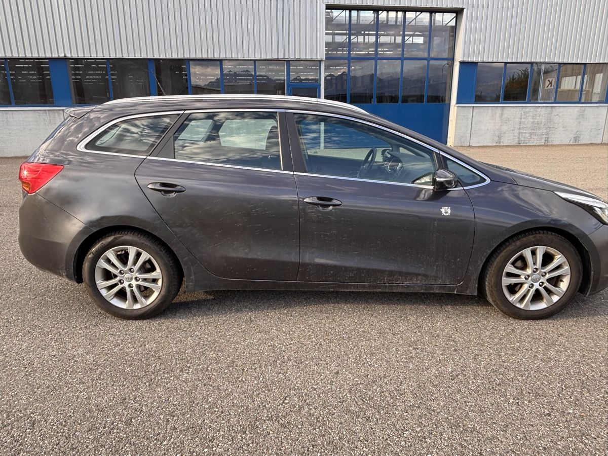 Kia Automobili: Kia Ceed 1.6 GDI Kombi – Usato da Kriessern venduto da chickenugget8080 3