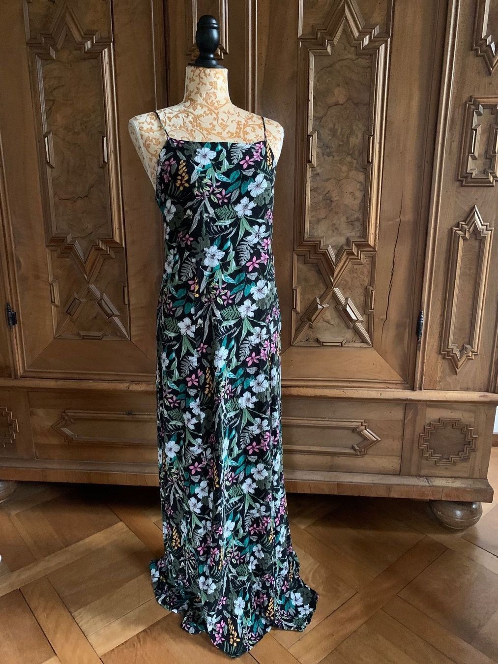 Kleider: MIAMI COLLECTION Kleid Gr. M NEW – Neu (gemäss Beschreibung) aus Füllinsdorf von Sternenblick19