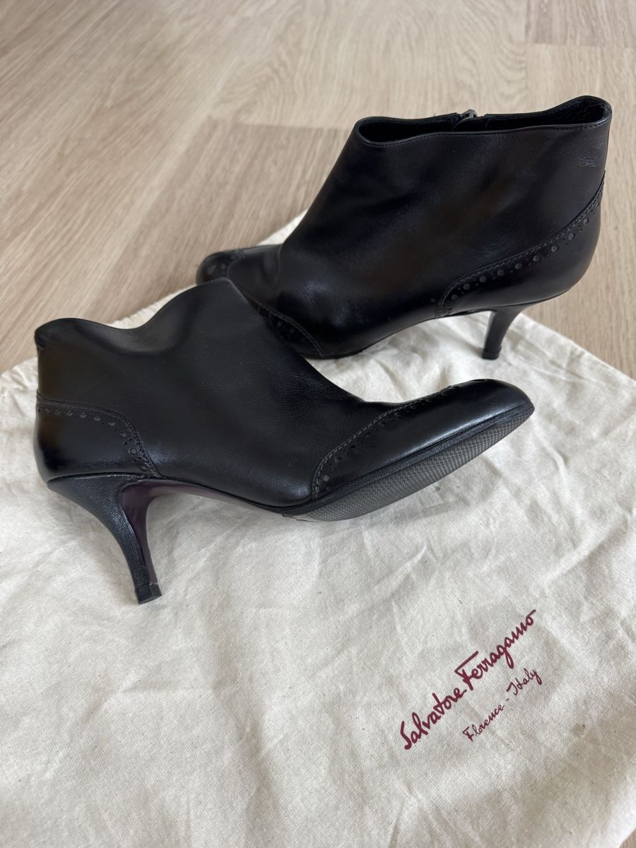 Salvatore Ferragamo Chaussures femmes: Stiefeletten von Ferragamo, Grösse 39,5 – D'occasion à Killwangen par was.sharp 1