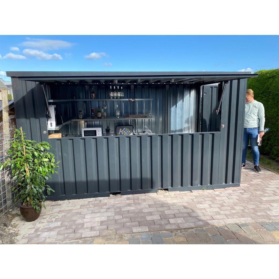 Contenitori edile: Moderner Barcontainer 4 × 2 m in Anthrazit – Usato da Schaffhausen venduto da Selbstbaucontainer 2