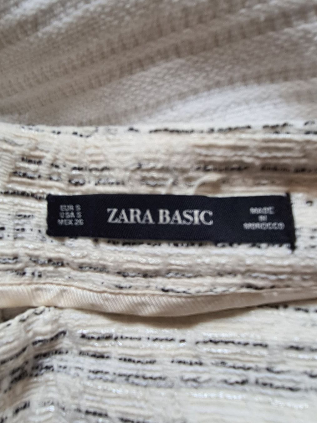 Zara Gonne: Jupe Zara, inspiration Chanel,  Small – Usato da Genève venduto da Tresor305 2