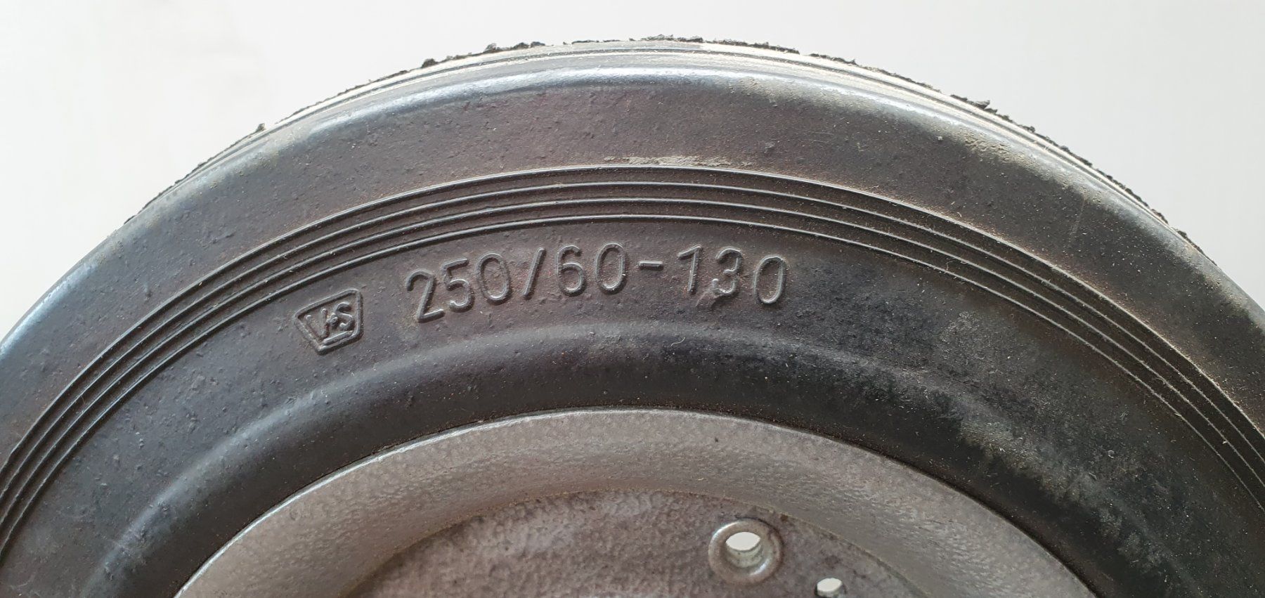 Autre stockage et transport: Lenkrollen 250 mm Durchmesser 2 Stück – D'occasion à Wetzikon ZH par Buck02 2