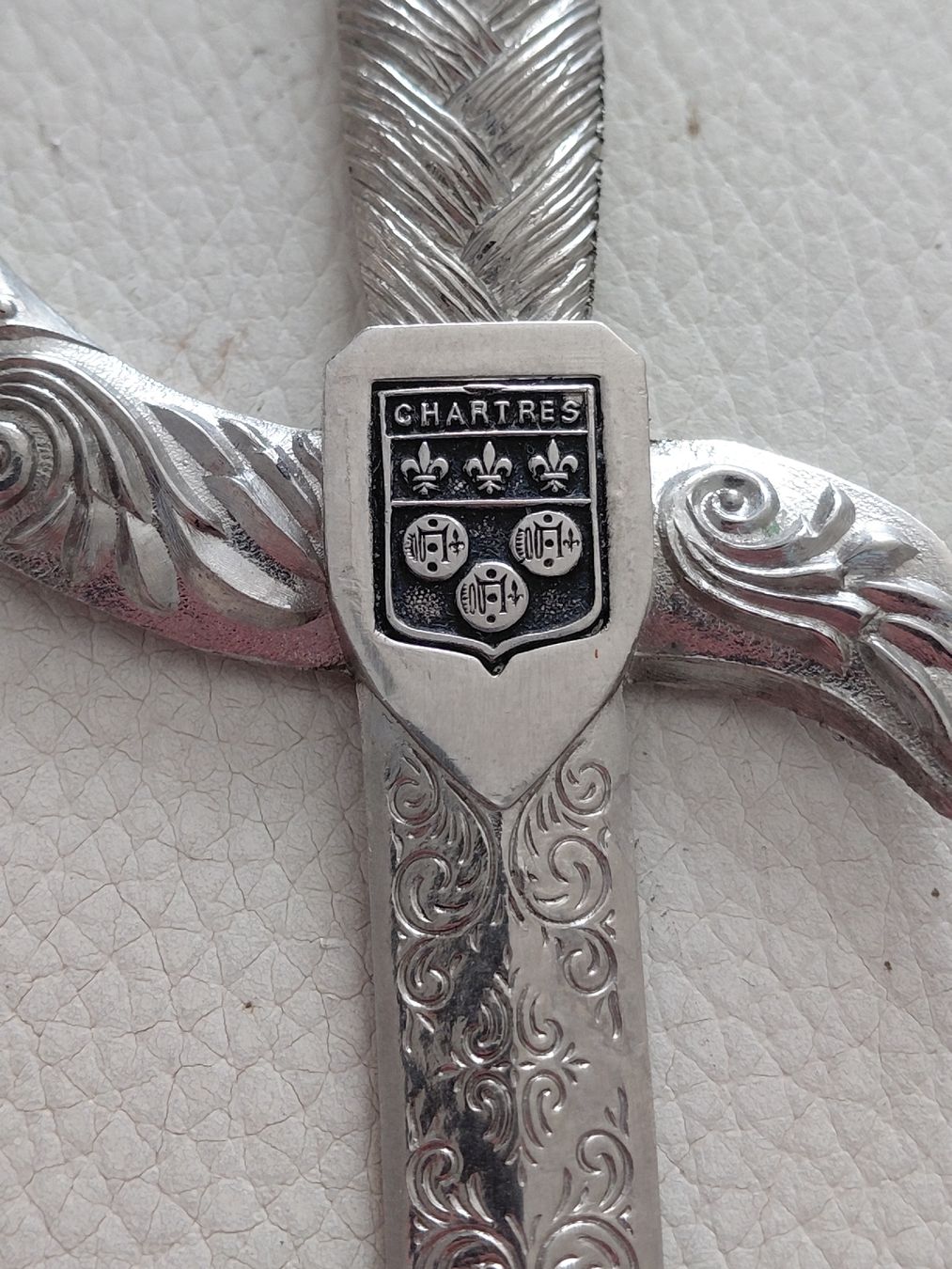 Altro materiale per ufficio: Brieföffner Chartres Wappen silberfarben verziert – Usato da Belp venduto da mar_76s8 2