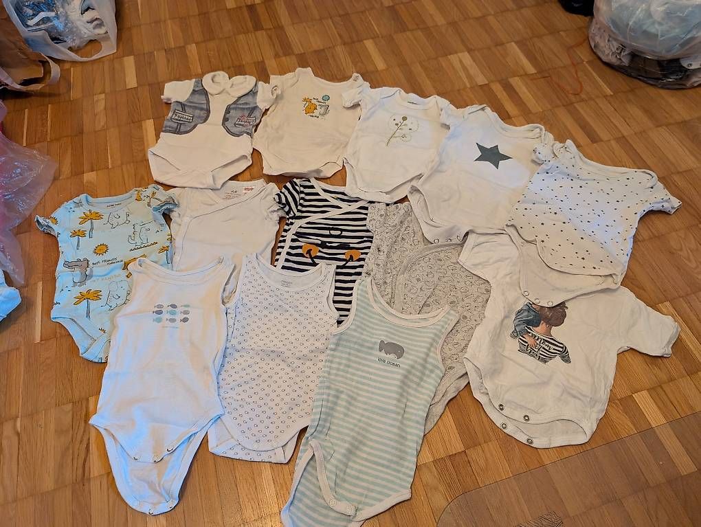 Lotti & Set di vestiti: Size 62 summer baby boy  – Usato da Basel venduto da Cheddu