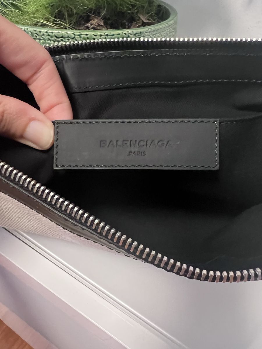 Balenciaga Taschen: Vendesi Balenciaga Navy Clip Clutch – Neu (gemäss Beschreibung) aus Monte Carasso von marzietta1 1