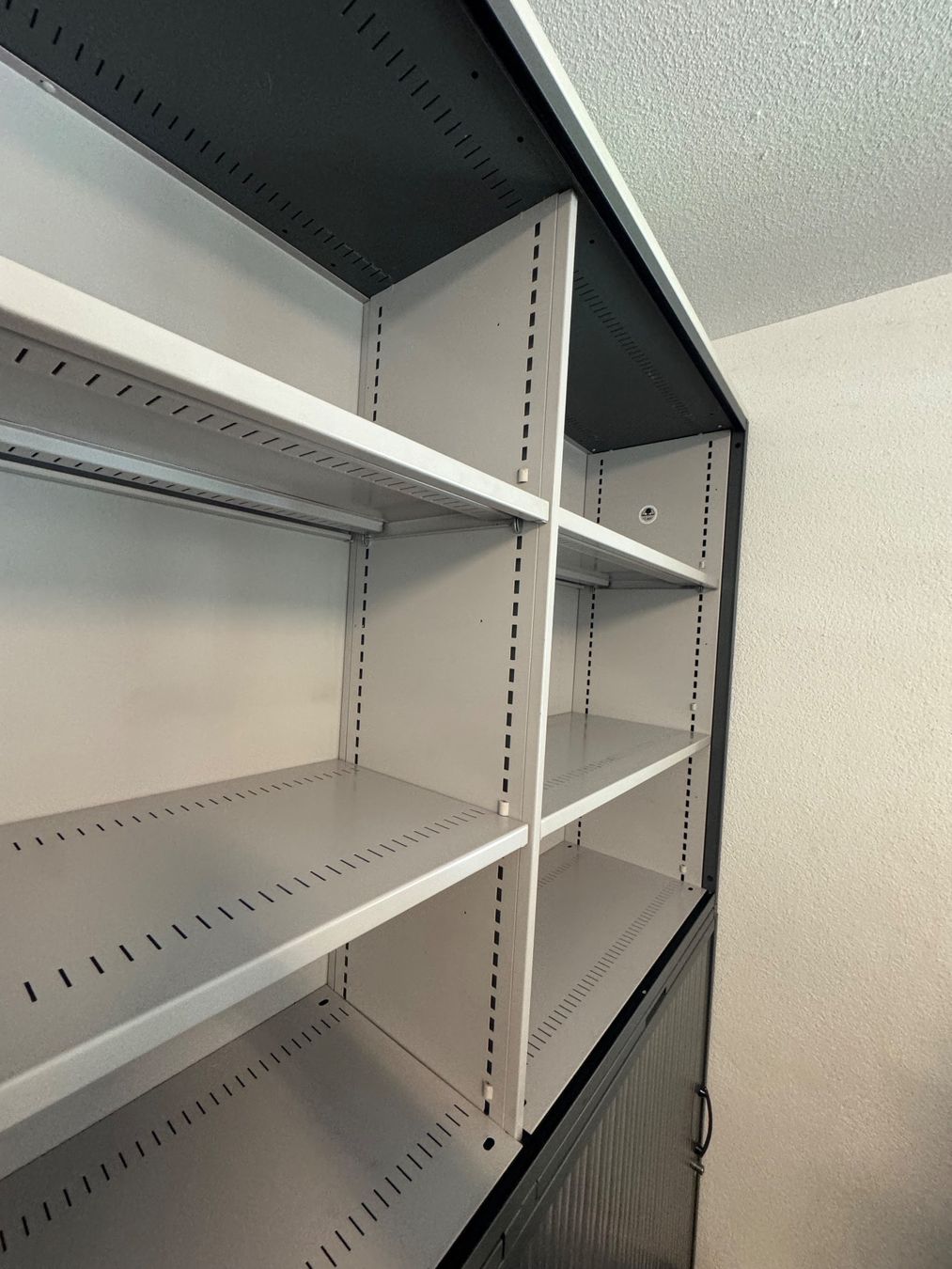 Lista Armadi: LISTA Rollladenschrank #2 – Usato da Kestenholz venduto da cvx_889vv 3