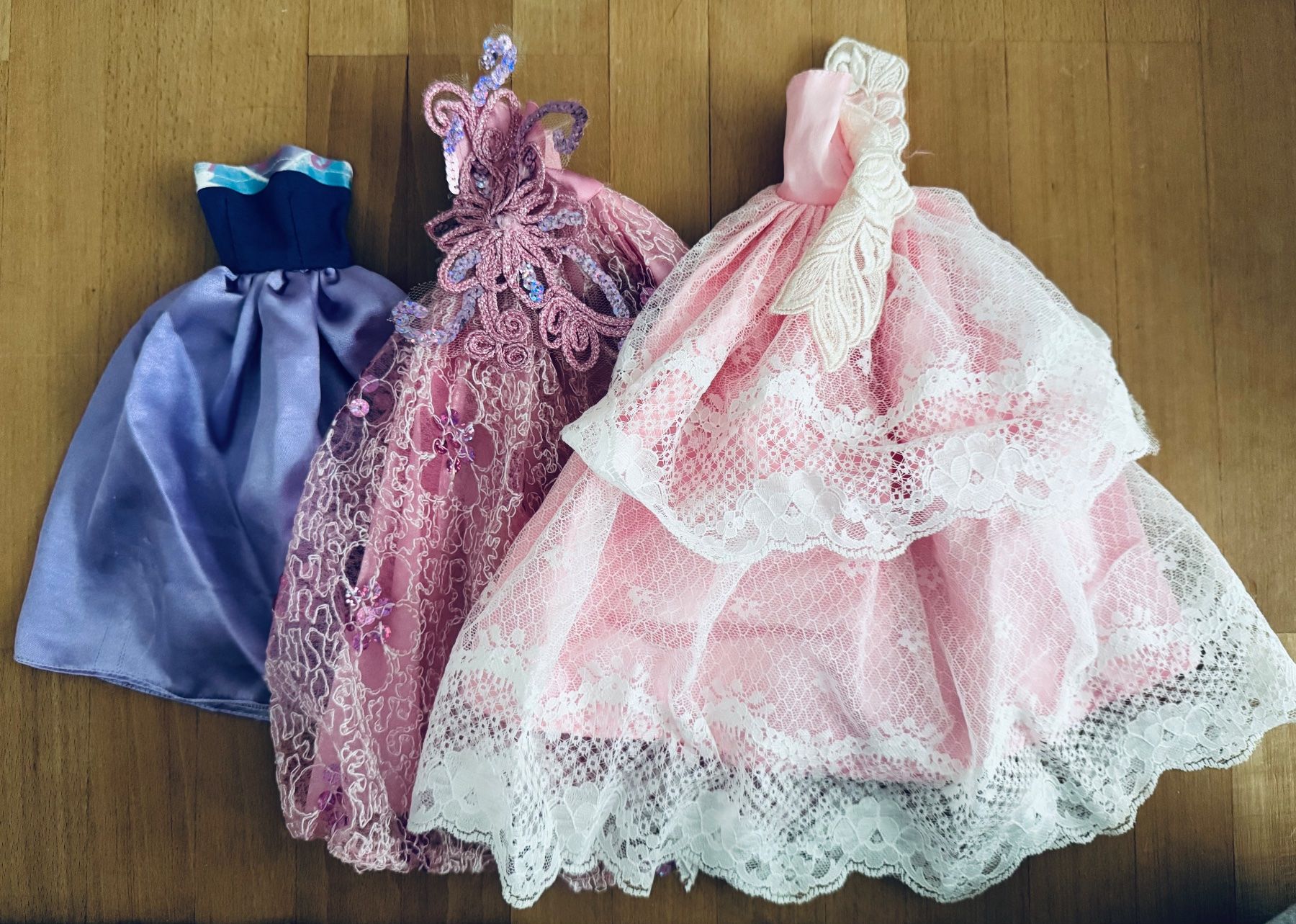 Giocattoli: Spezielle Barbie Kleider – Usato da Bettwil venduto da bellis_perennis_222 4
