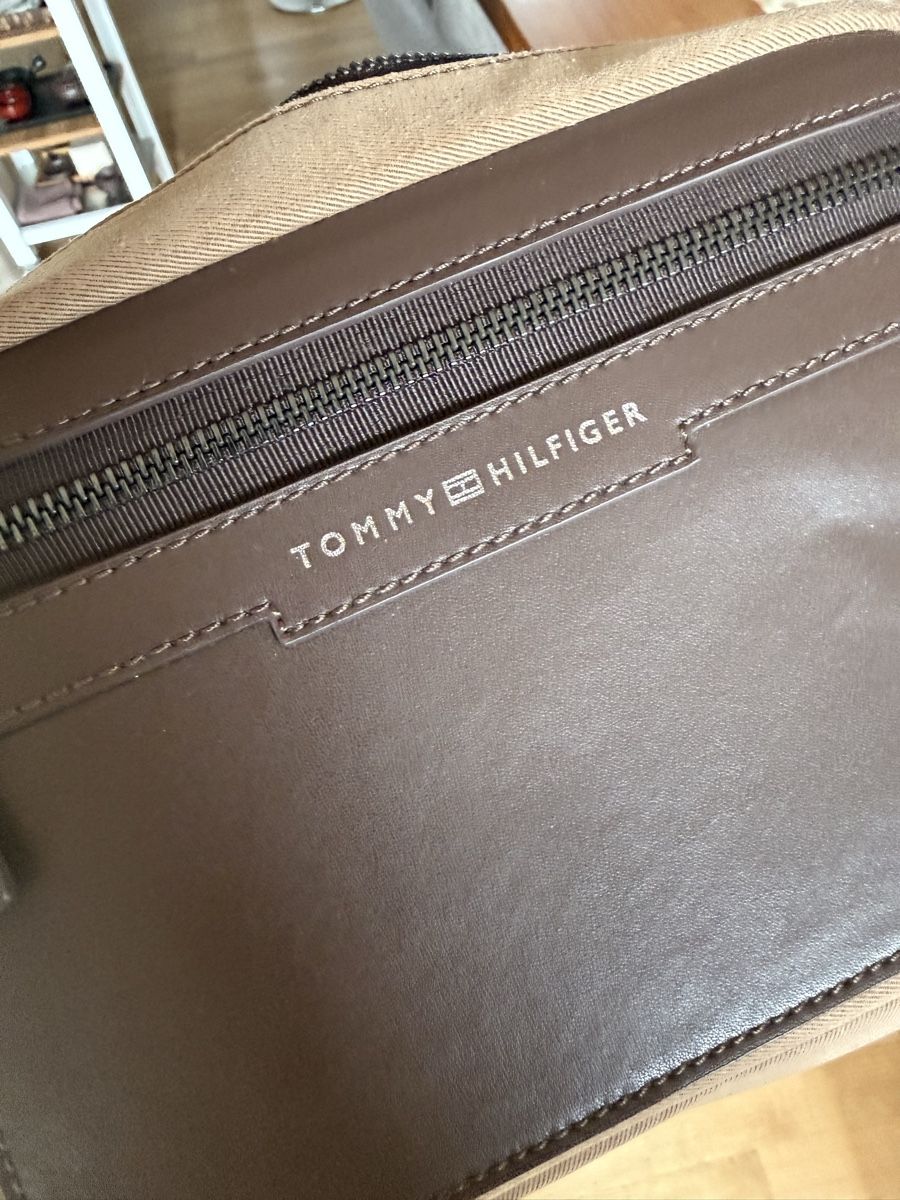 Tommy Hilfiger Borse: Schöne Hilfiger-Schultertasche – Nuovo (secondo la descrizione) da Knonau venduto da Danyboy30 1