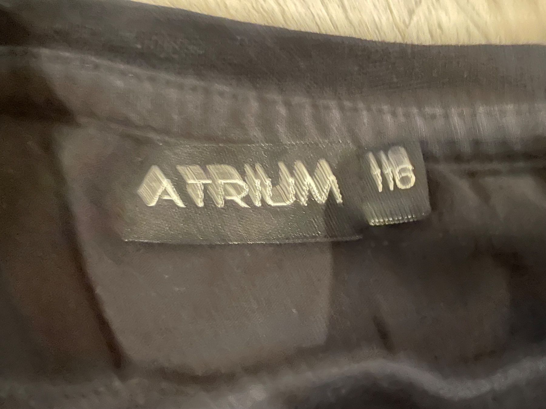 Maglioni & Felpe: Pullover von ATRIUM Grösse 116 zum Austragen – Usato da Pfäffikon ZH venduto da rue78 1
