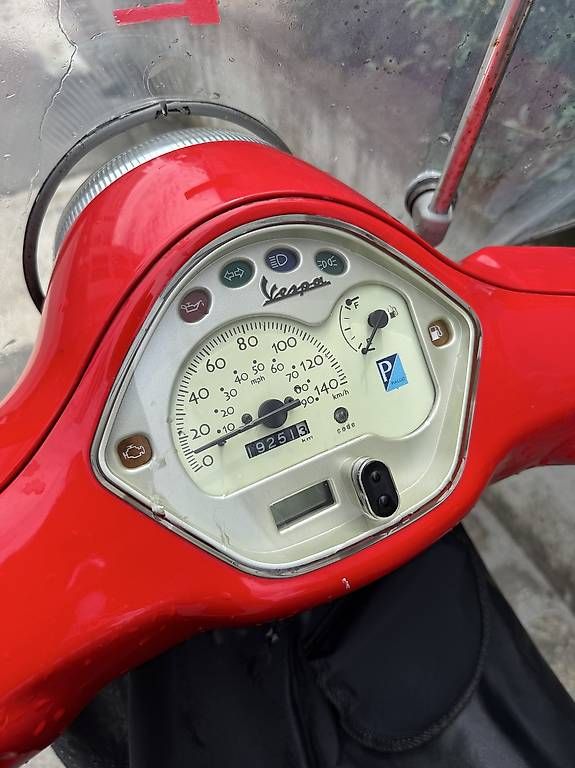 Scooter: Piggio Vespa LX 125 – Usato da Zürich venduto da Baracck 4