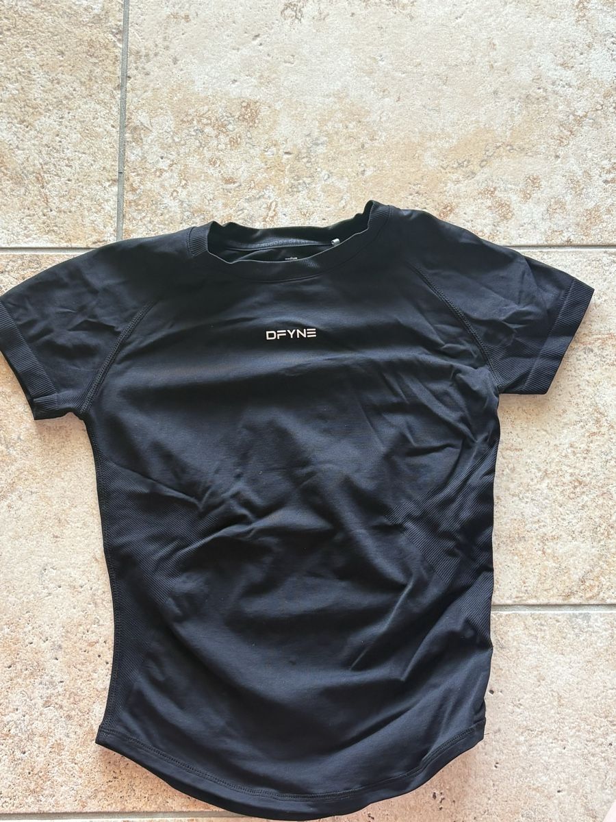 T-Shirts: Dfyne impact short sleeve top – Neu (gemäss Beschreibung) aus St-Prex von Chiaralop