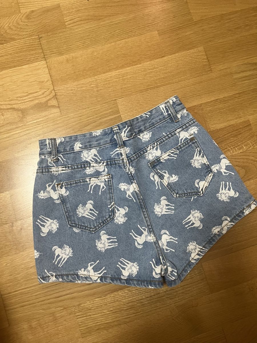 Jeans: Sommer Jeans Shorts mit Pferde Muster, Grösse L (eher M) – Usato da Zürich venduto da Brobin 1