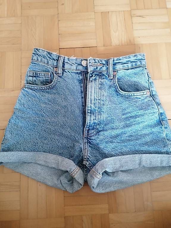 Hosen: kurze hose Grösse 32 – Gebraucht aus Arlesheim von gligli01 1