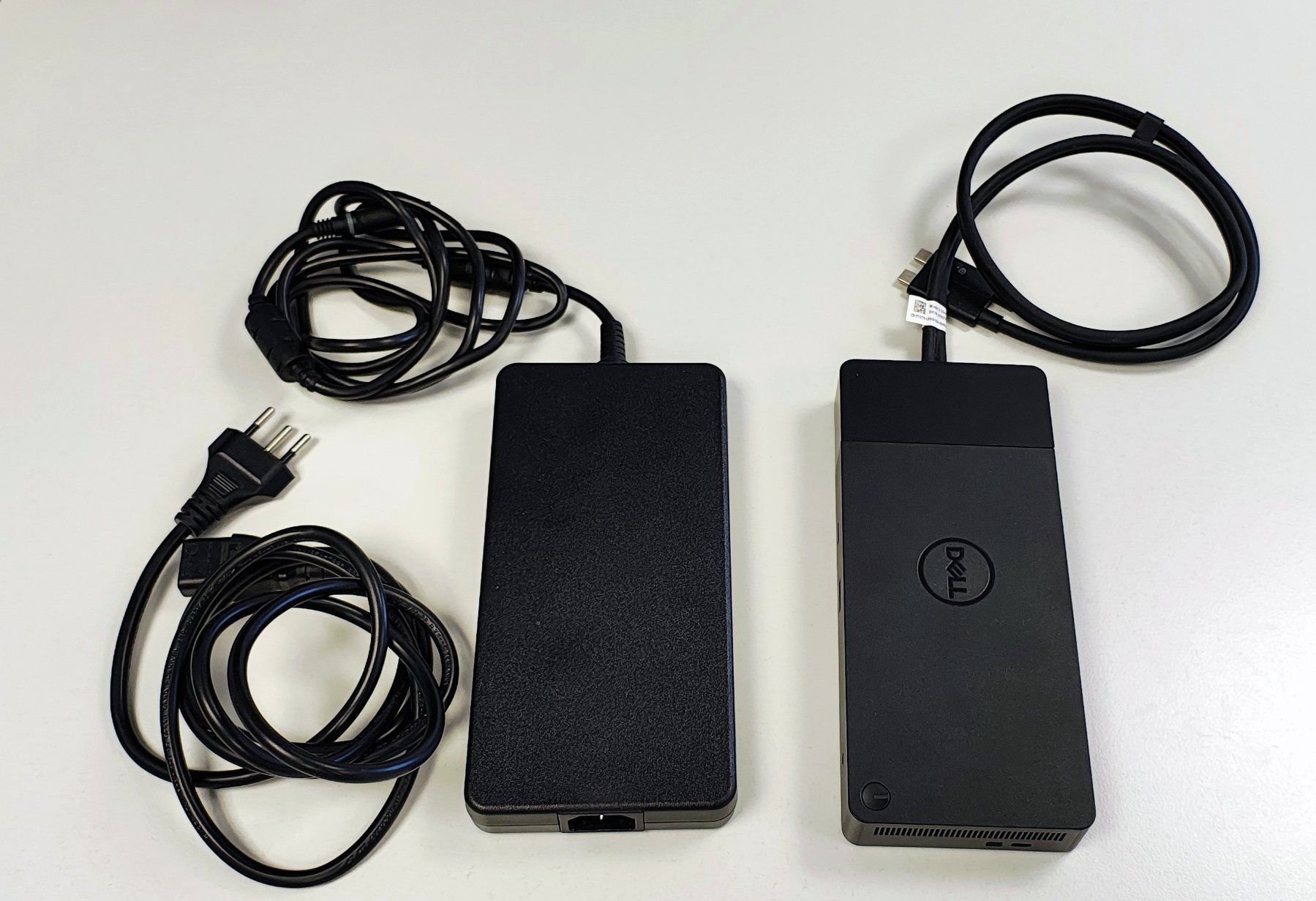Dell Ladegerät: Dell AC Adapter, 240W, 19.5V, 3 – Gebraucht aus Bülach von Surbetone