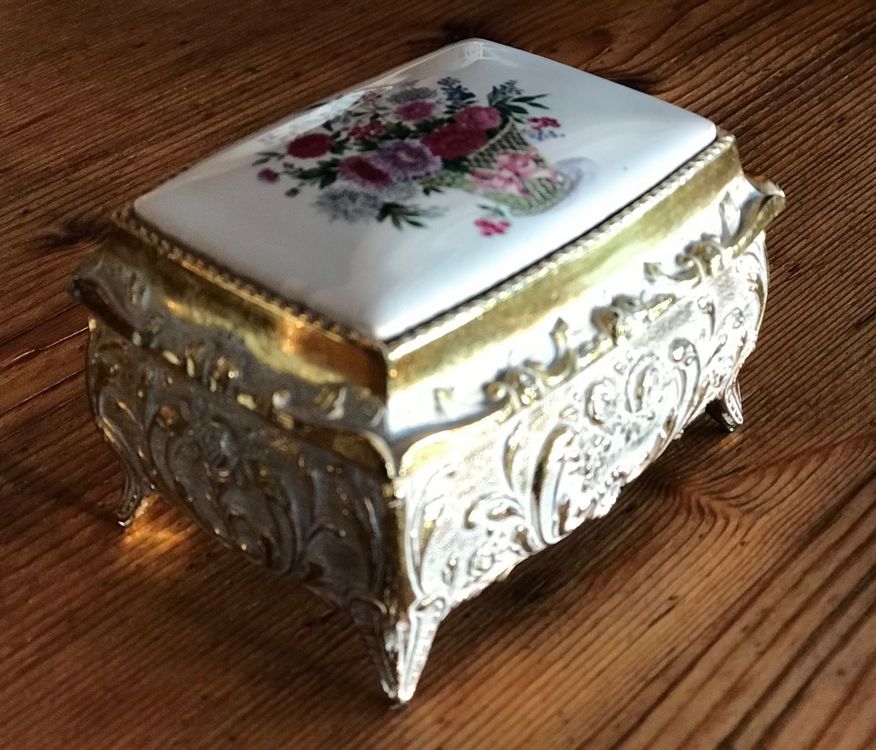 Schmuckkästchen mit SPIELUHR alt Kästchen Schatulle (Gebraucht) in ...