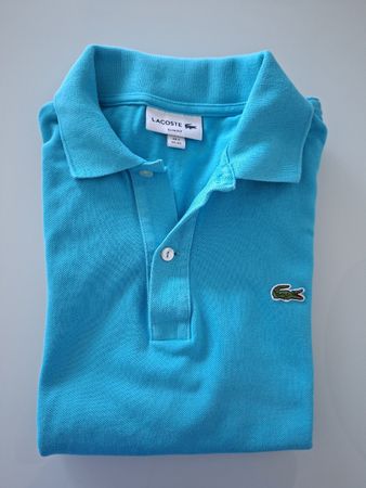 Polo Lacoste turquoise en coton piqué, coupe slim fit