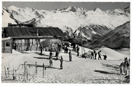 Strelapass, Berghaus belebt Skifahrer, mit Stempel gel. 1962
