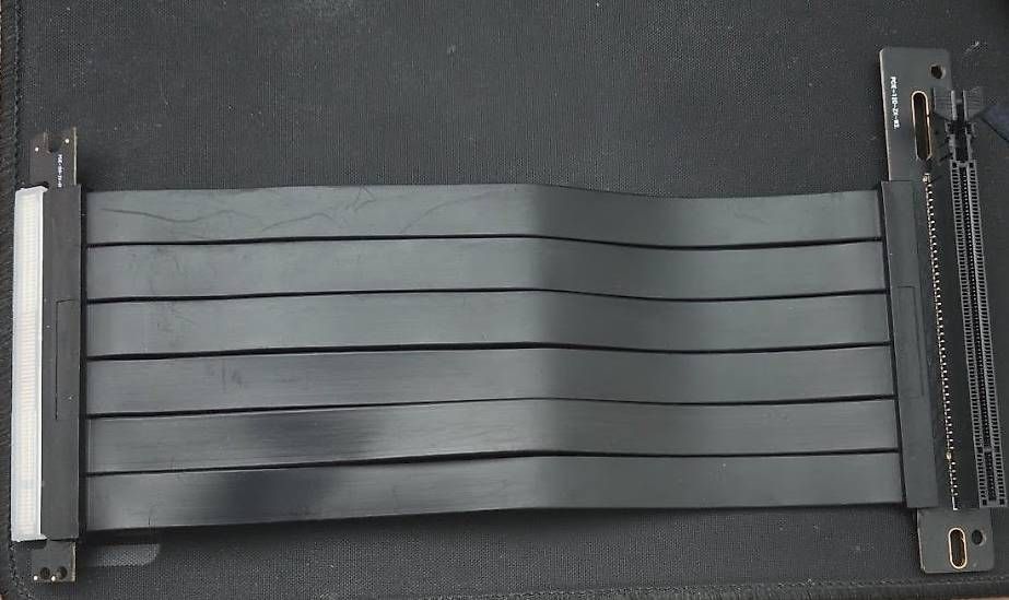 Cavi: PCI-Express Riser Kabel 22cm – Usato da Egolzwil venduto da Chaeferli 2