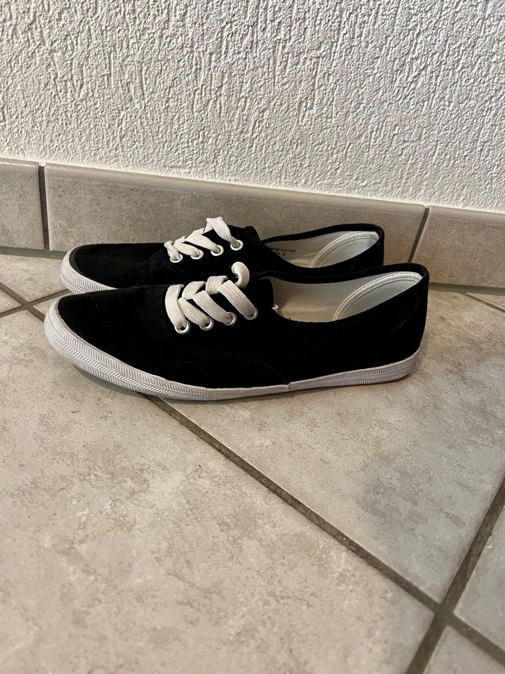 Scarpe da donna: basket basse noire - taille 40 – Usato da Bossonnens venduto da noemie_01 2