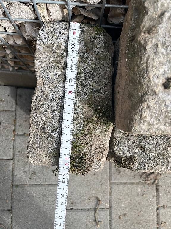 Pierres & tuiles: Gartensteine / Pflastersteine / Granitsteine – D'occasion à Aefligen par Biienli 3