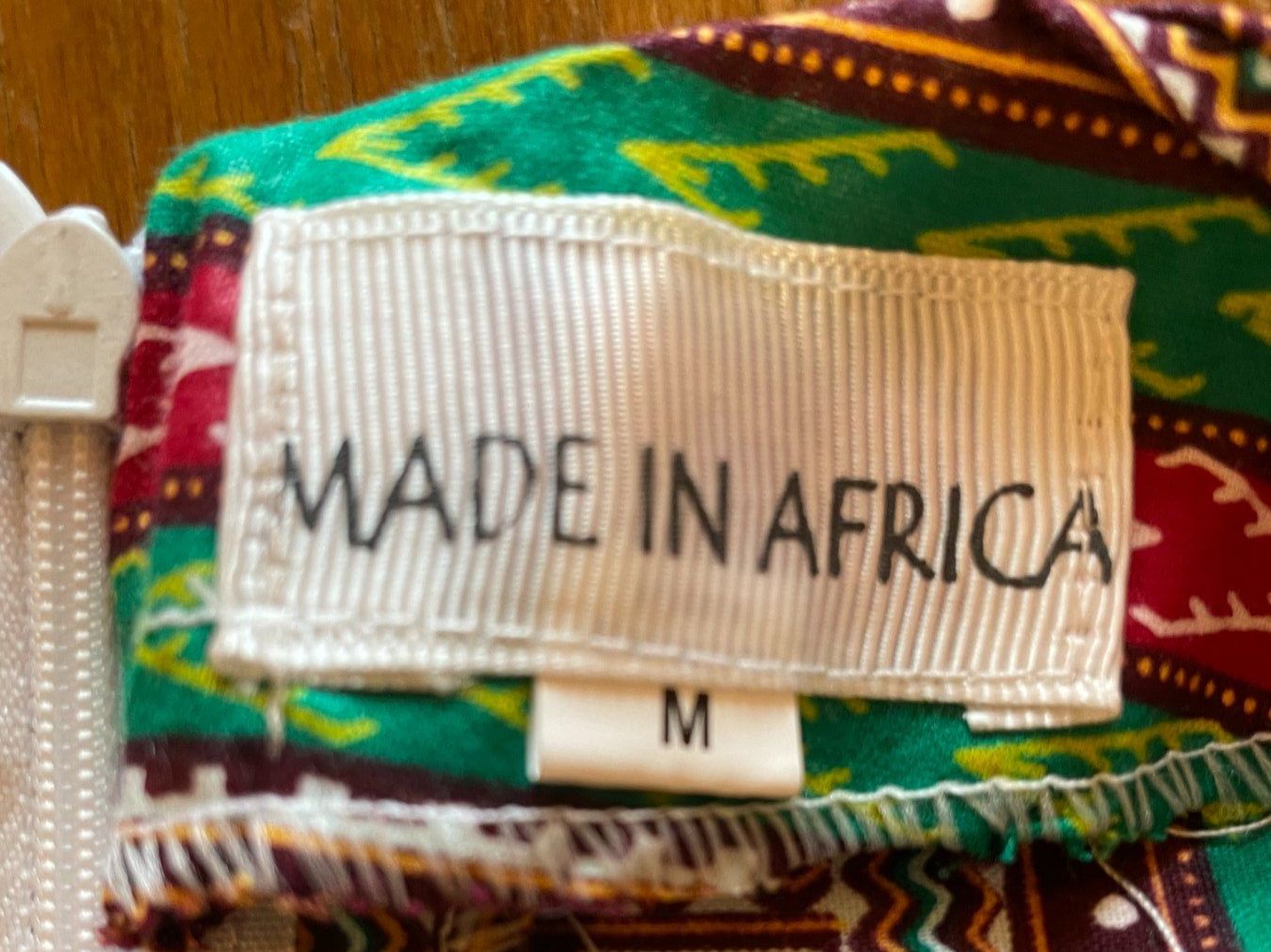 Vestiti: Robe de Madagascar à motifs M – Usato da Lausanne venduto da PlusValue_Lausanne 2