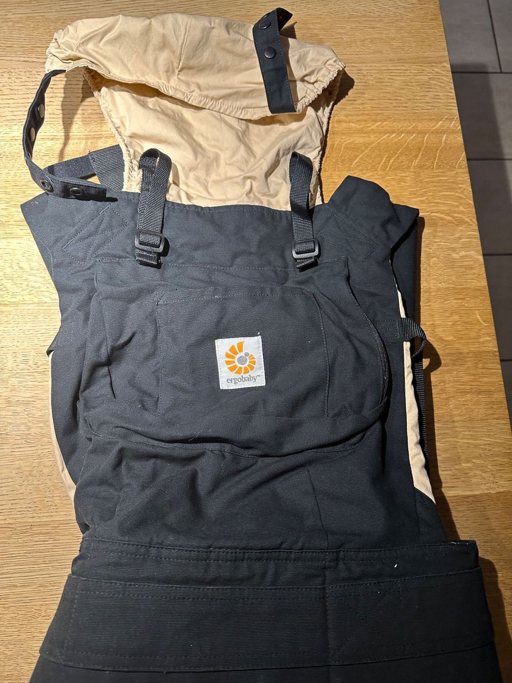 Ergo Baby Marsupi portabebè: Original Ergobaby Trage inkl. Newborn Einsatz – Usato da Egerkingen venduto da Claudia_Flury 1