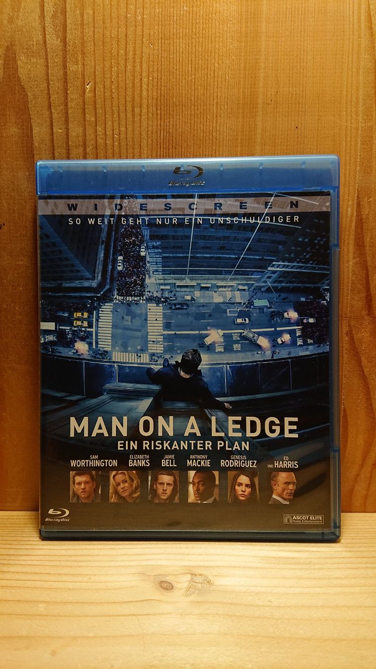 Tous les DVDs: MAN ON A LEDGE ein Riskanter Plan Blu-Ray – D'occasion à Wilderswil par Exebub