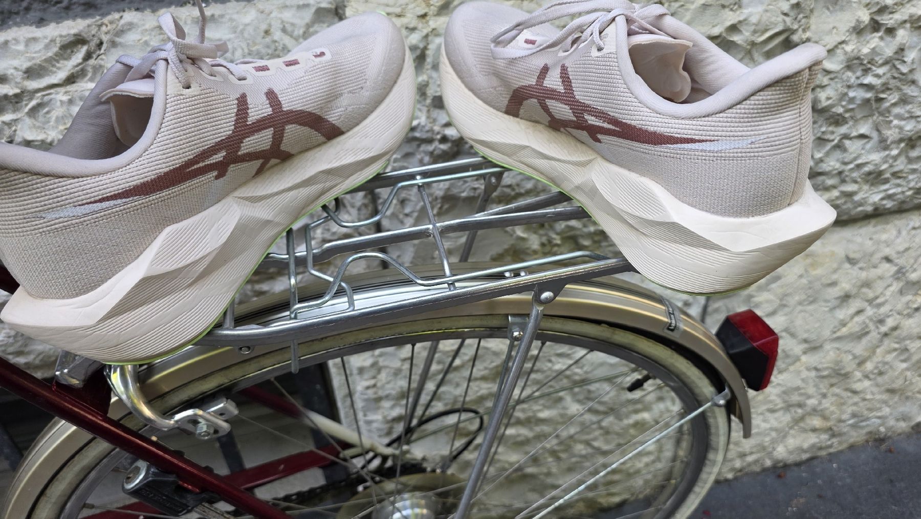 Asics Scarpe da uomo: Asics Novablast 6 gr. 42.5 – Nuovo (secondo la descrizione) da Kölliken venduto da pepe_1985 2