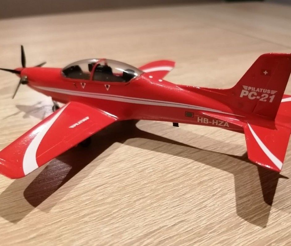 Schweizer Armee Kit di modellismo & Modellini statici: PC 21 Swiss Army – Nuovo (secondo la descrizione) da Brunnen venduto da pepone08 4