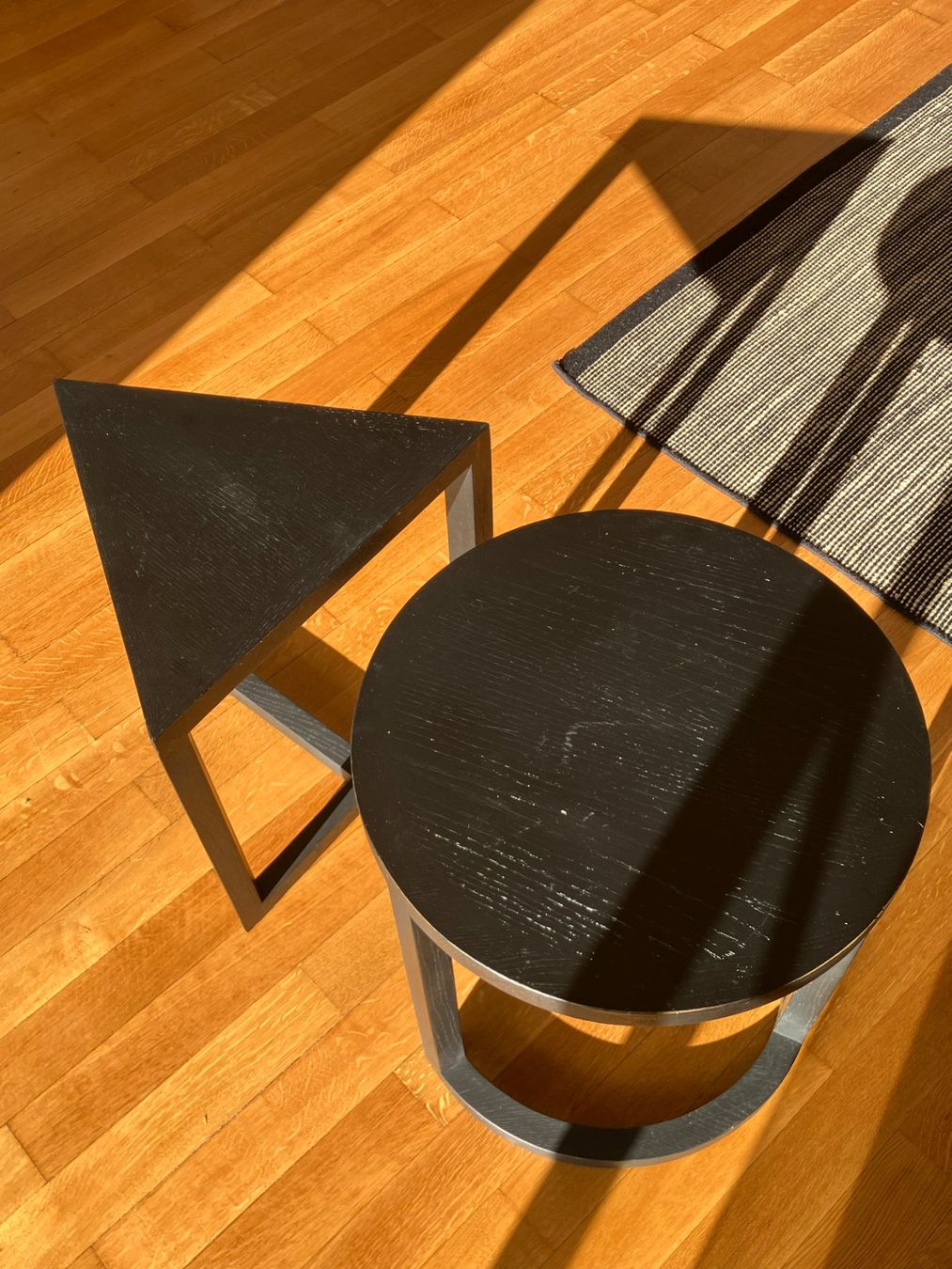 De Sede Tavoli: Two tables by Stefan Zwicky for De Sede – Usato da Pully venduto da Billy.