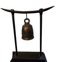 Cloche en Bronze antique avec estructure en metal et bois