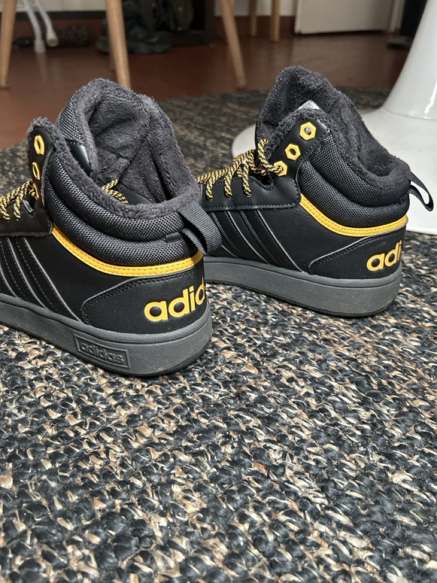 Scarpe da uomo: Adidas US 9.5 – Usato da Zürich venduto da A_Guerrero 3