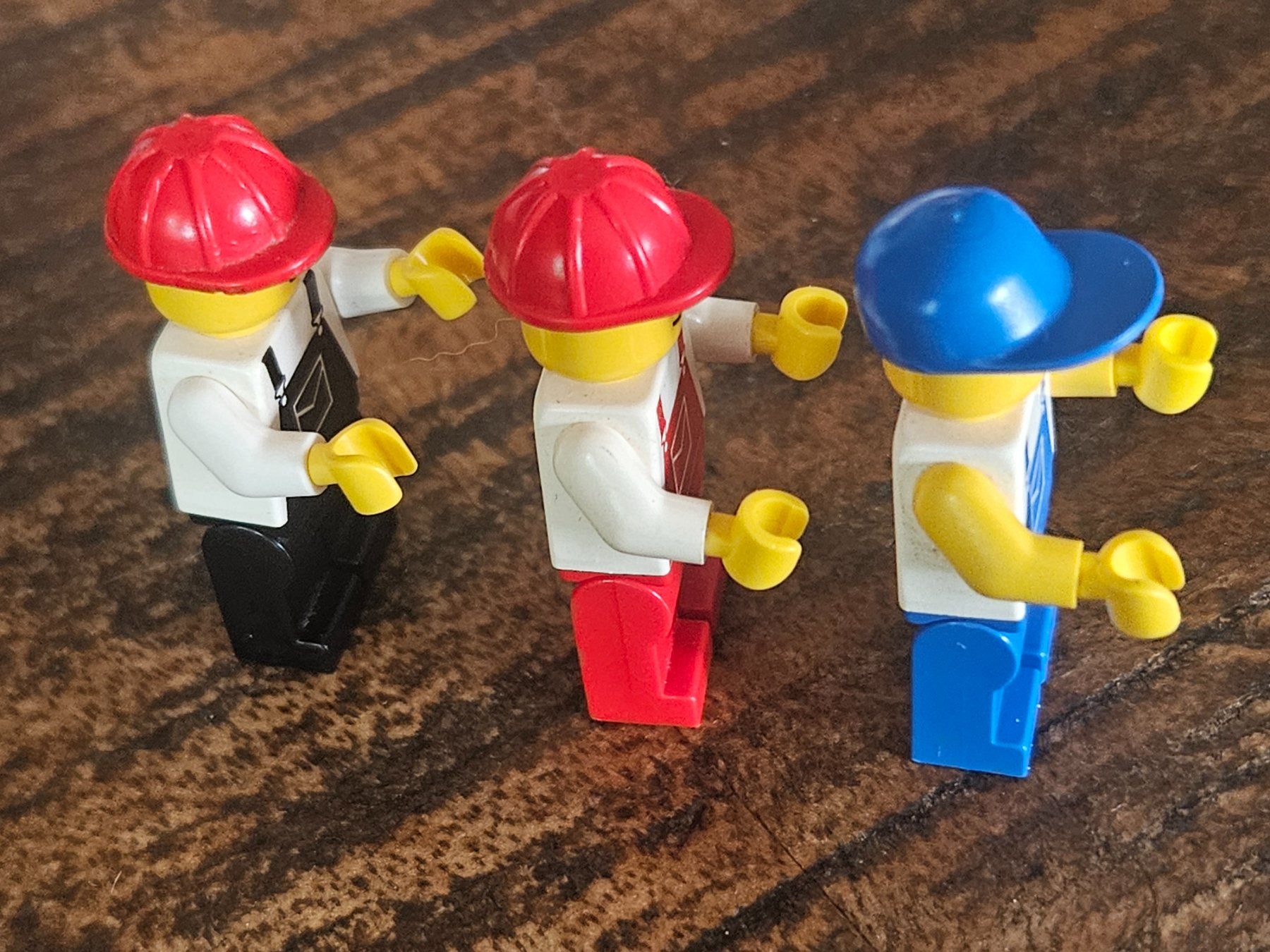 Lego Kit di costruzioni: lego lot de 3 figurines – Usato da Confignon venduto da Ecrofigs 3