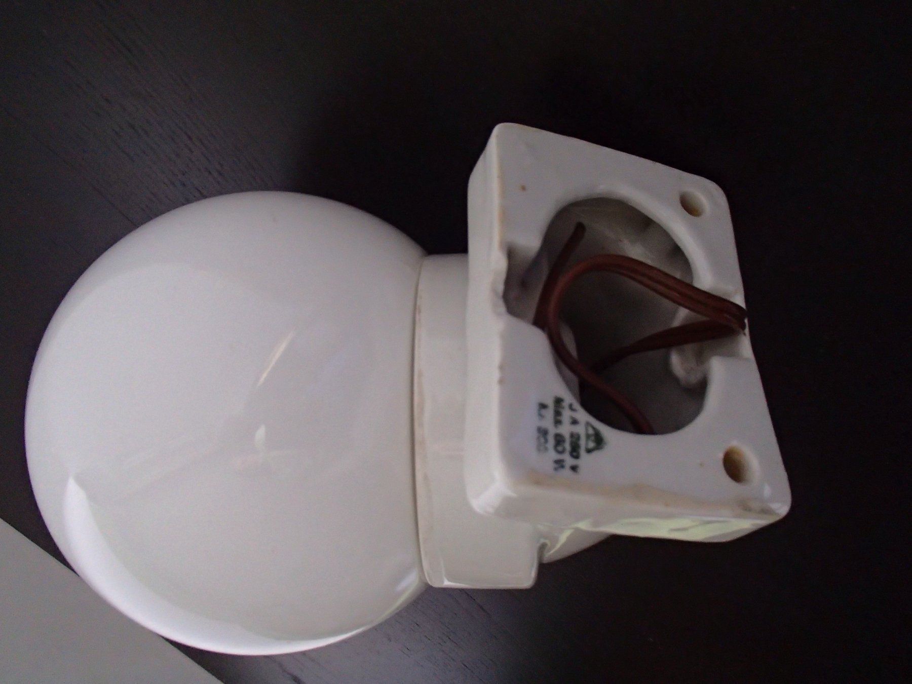 Lampade: weisse Keramik Badezimmer Wandlampe – Usato da Schöfflisdorf venduto da pullux 4