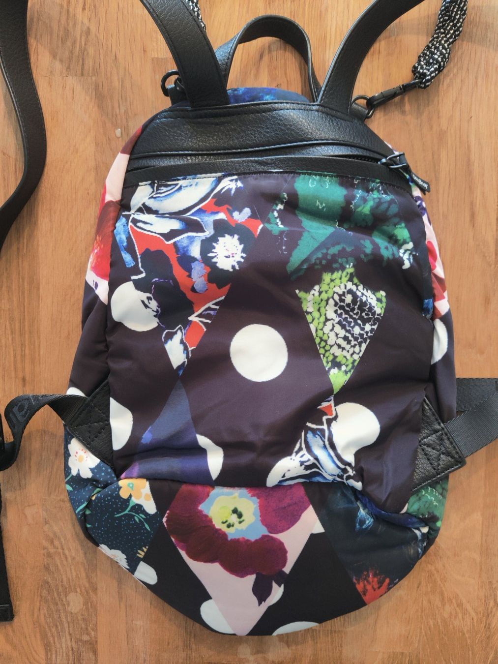 Desigual Zaini: Gemusterter Rucksack von Desigual – Usato da Schönenwerd venduto da sal_75dx 4