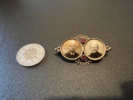 antike Broche mit unbekannten Stempeln