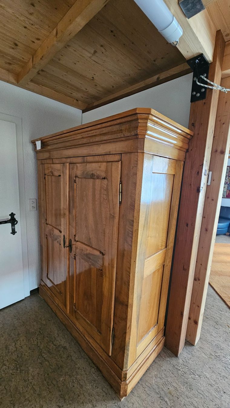 Armadi: Antiker Biedermeier-Schrank – Usato da Diessenhofen venduto da Osio
