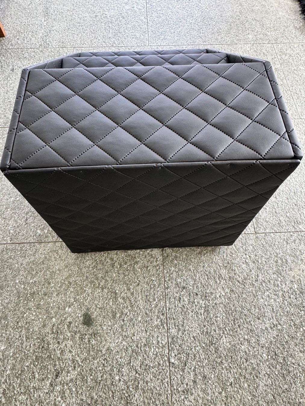 Scale: Hundetreppe schwarz aus Echtleder – Usato da Celerina venduto da Nivotrade 1