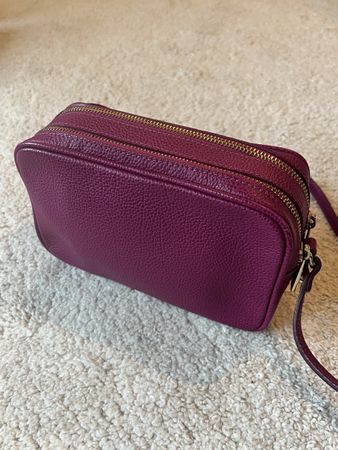 Sac bandoulière en cuir violet - Parfait pour l'été!