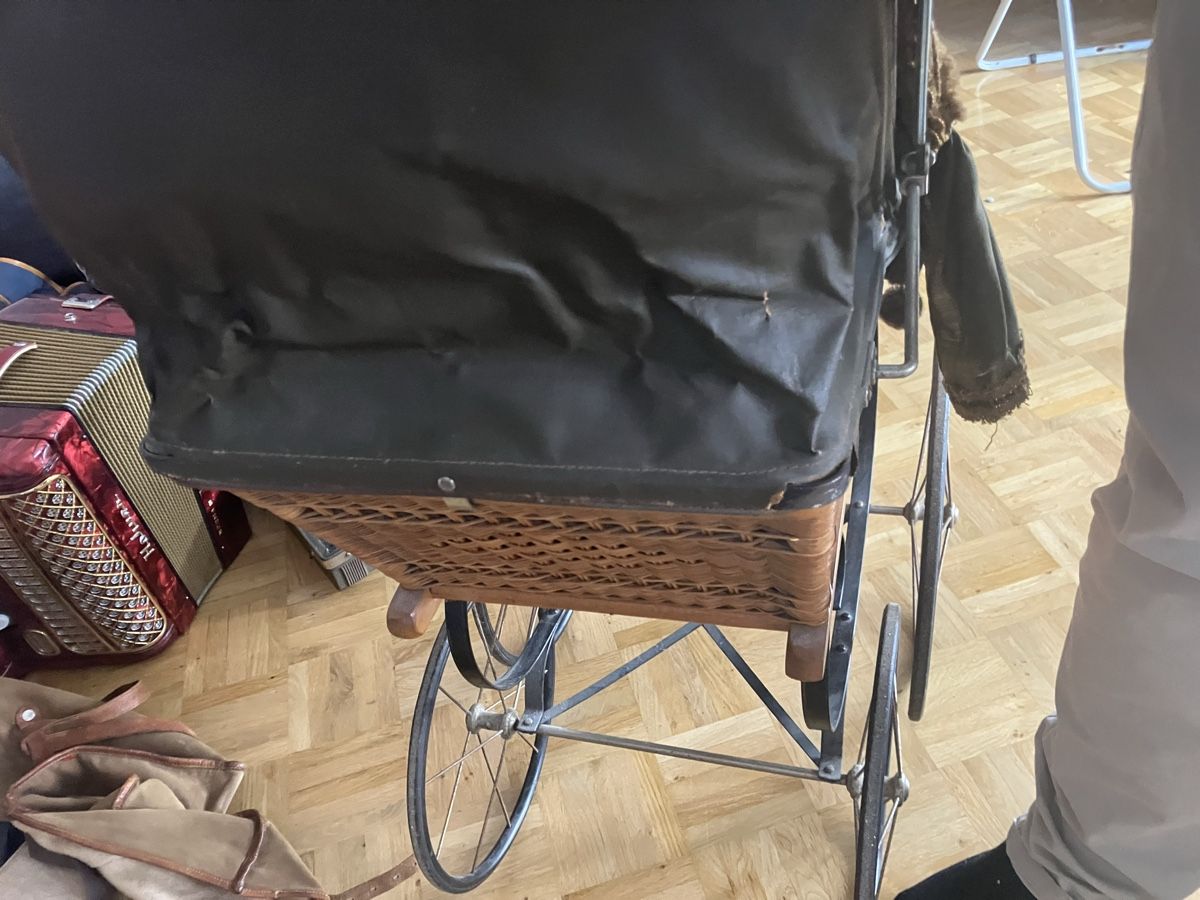 Carrozzine per bambole: Ancienne poussette antiquités – Usato da Fribourg venduto da Birchler.christian 5
