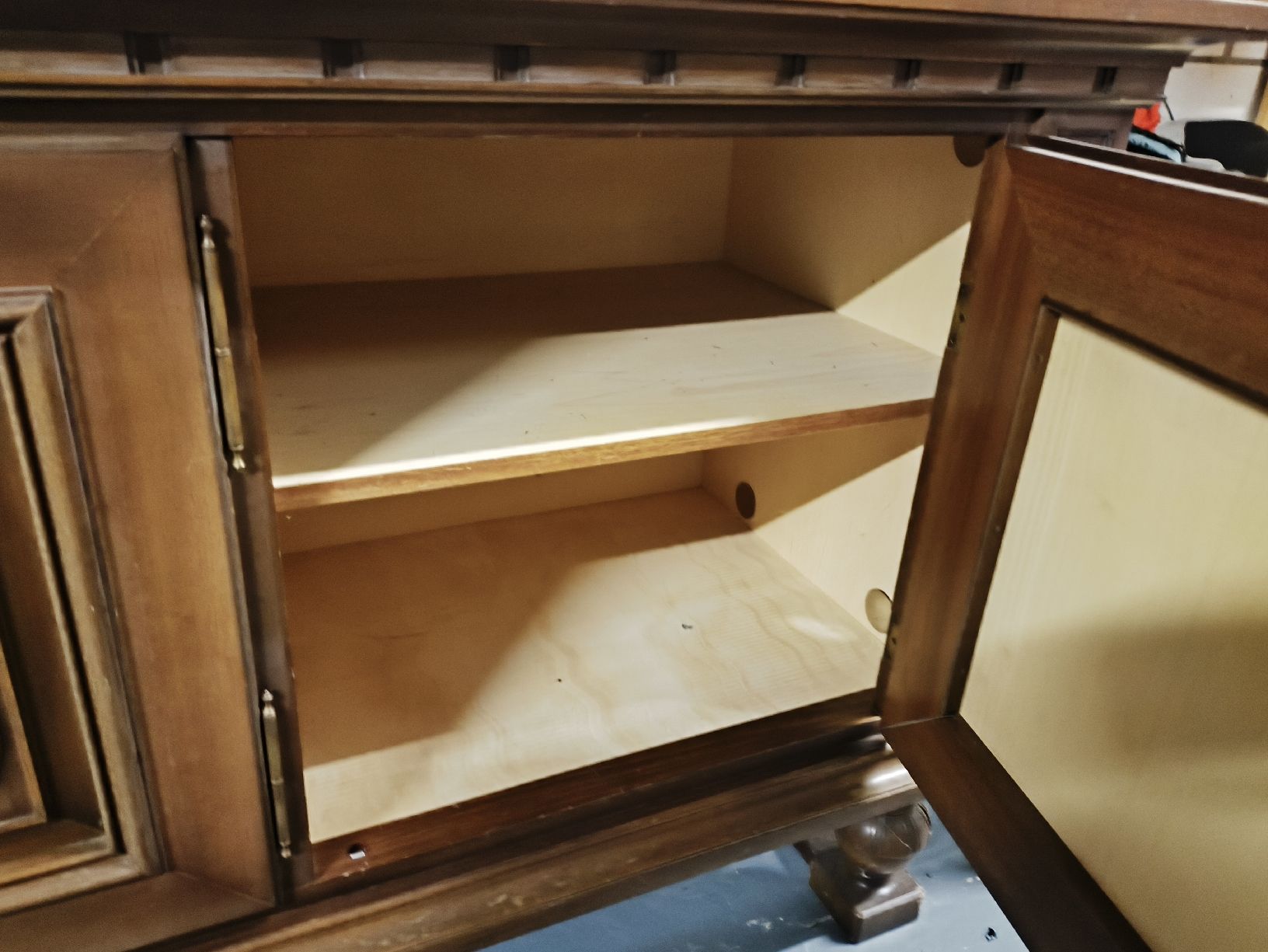 Commodes: Antike Kommode mit Schnitzereien  – D'occasion à Schnottwil par Fantasygwen17 5