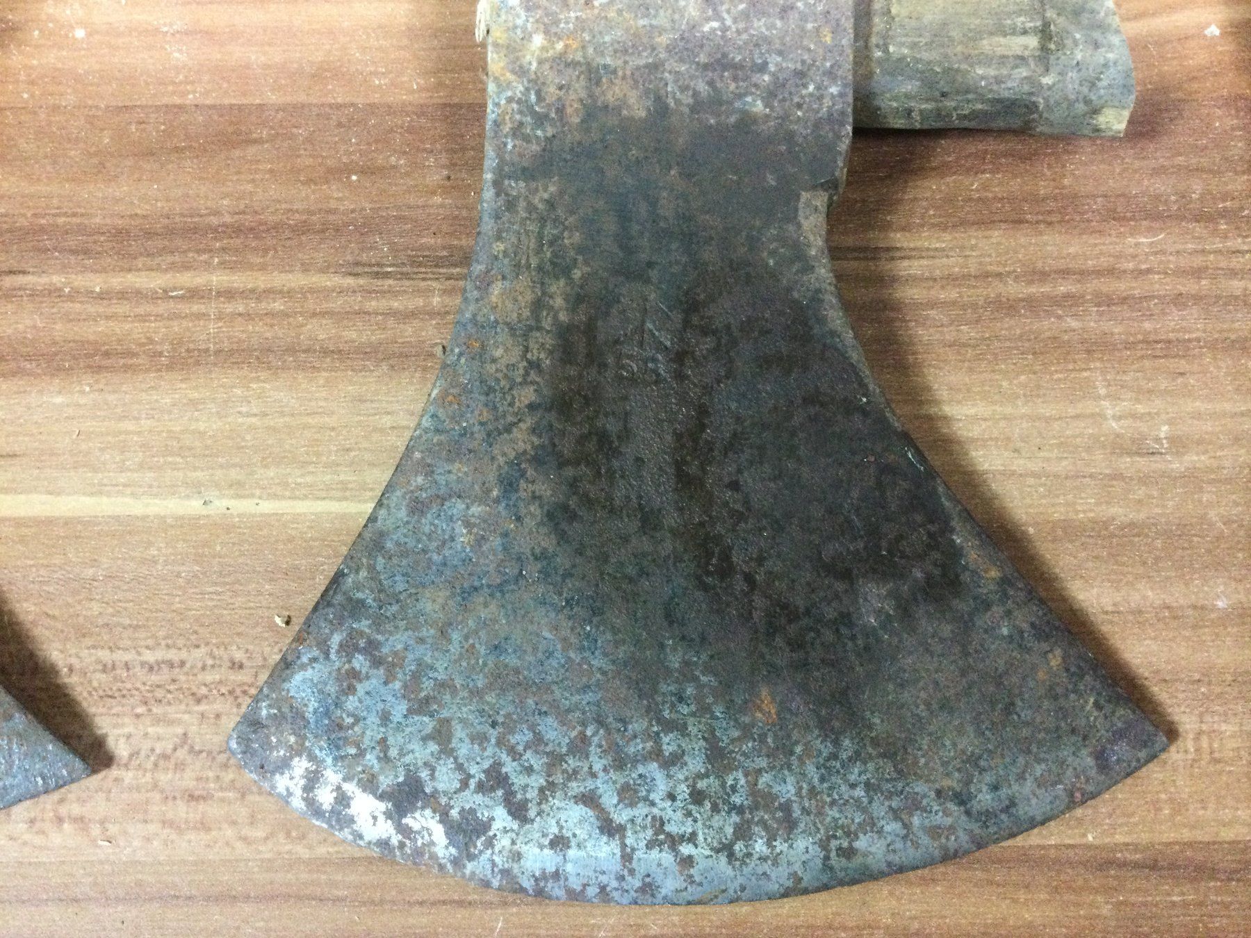 Attrezzi da lavoro: Antike schöne geschmiedete Beile oder Äxte – Usato da Wangen SZ venduto da kuriosum12 2