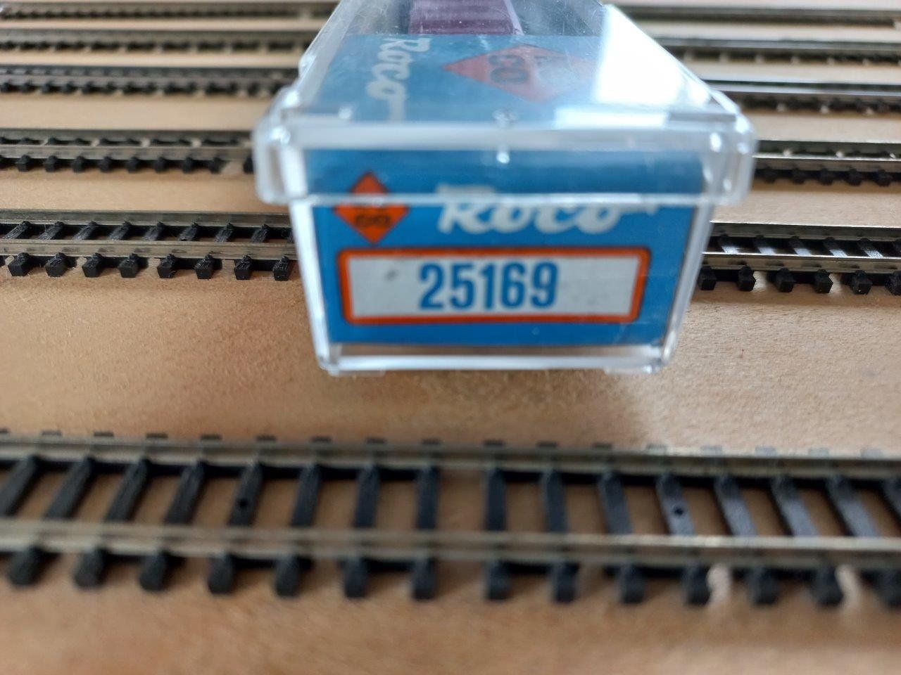 Roco Modellini di ferrovie: Roco Spur N Güterwagen Eaos pink     intern 2 – Usato da Pfäffikon / ZH venduto da Pefkadett 1