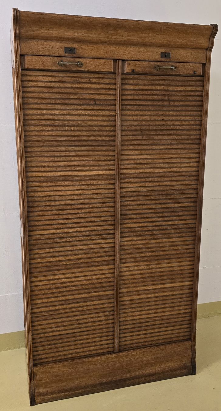 Armadi: Lateralschrank  , antiker Rolladenschrank – Usato da Zürich venduto da Reni8048